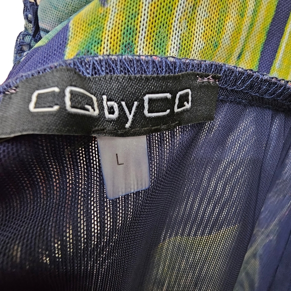 CQ by CQ Navy with Tropical Deep V Ruffled Cap Sleeve. - Picture 3 of 15